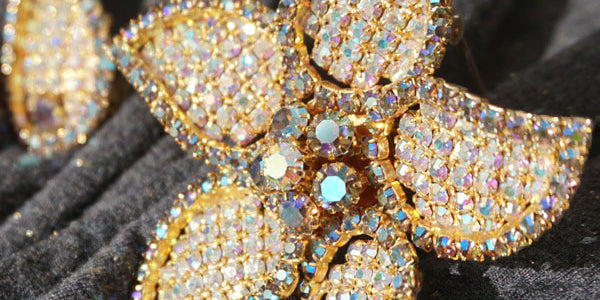 Brighten your mood with this dazzling brooch.