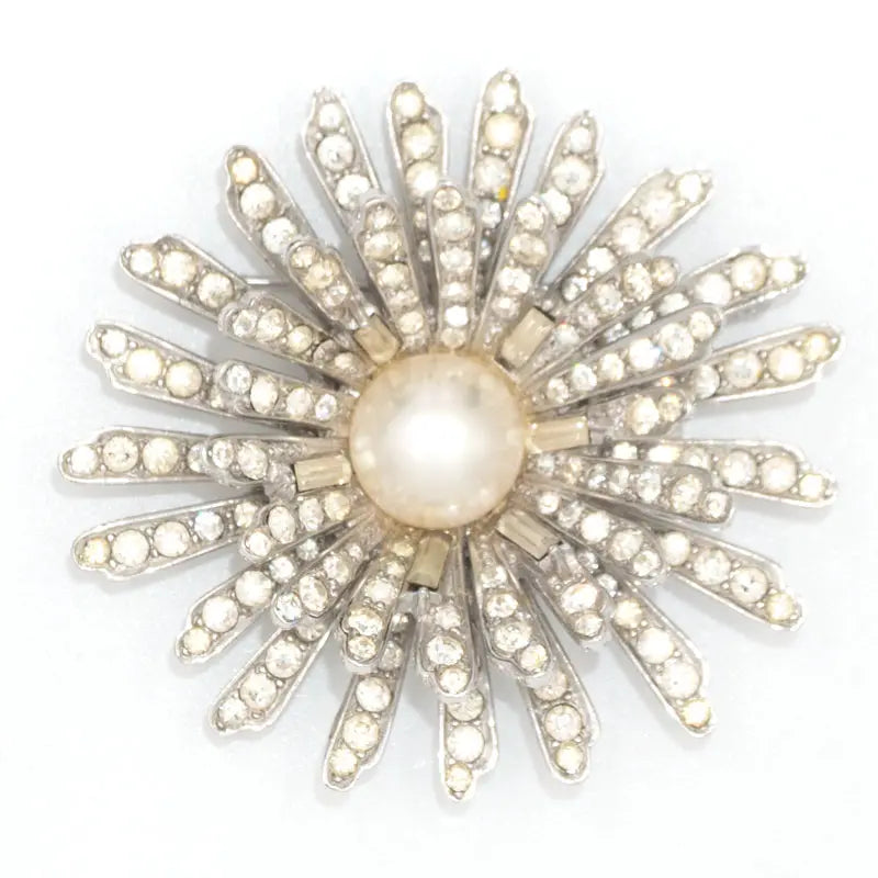 Boucher brooch w/2-layers of diamantes