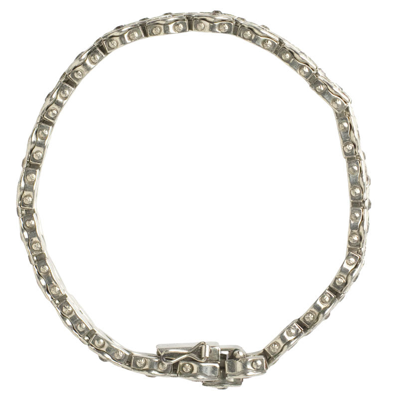 Bracelet top, showing construction