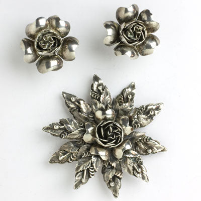 Hobé sterling jewelry set w/floral motif