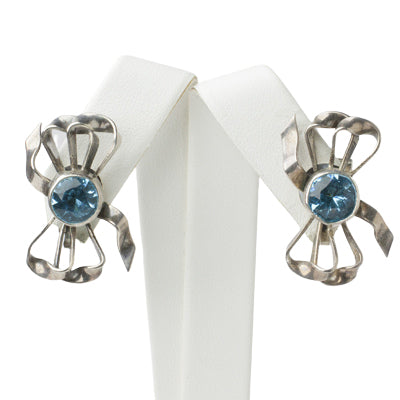 Bow earrings w/aquamarine