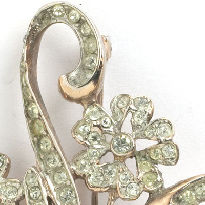 Close-up view of 1940s Reja brooch