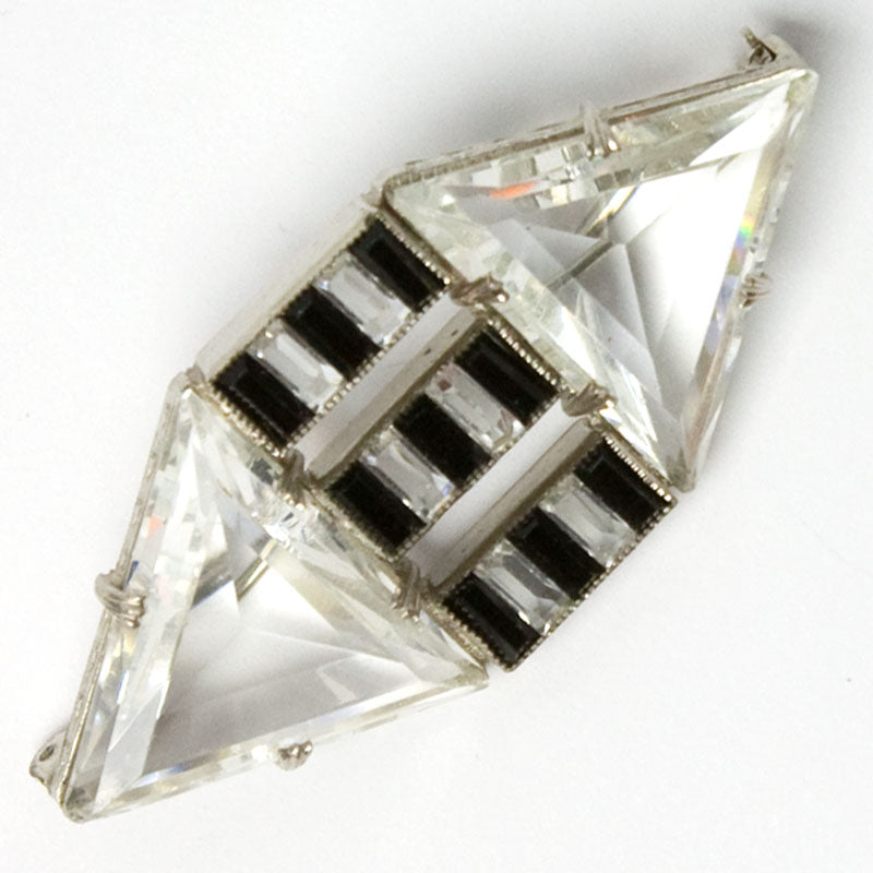 Crystal brooch with onyx stripes